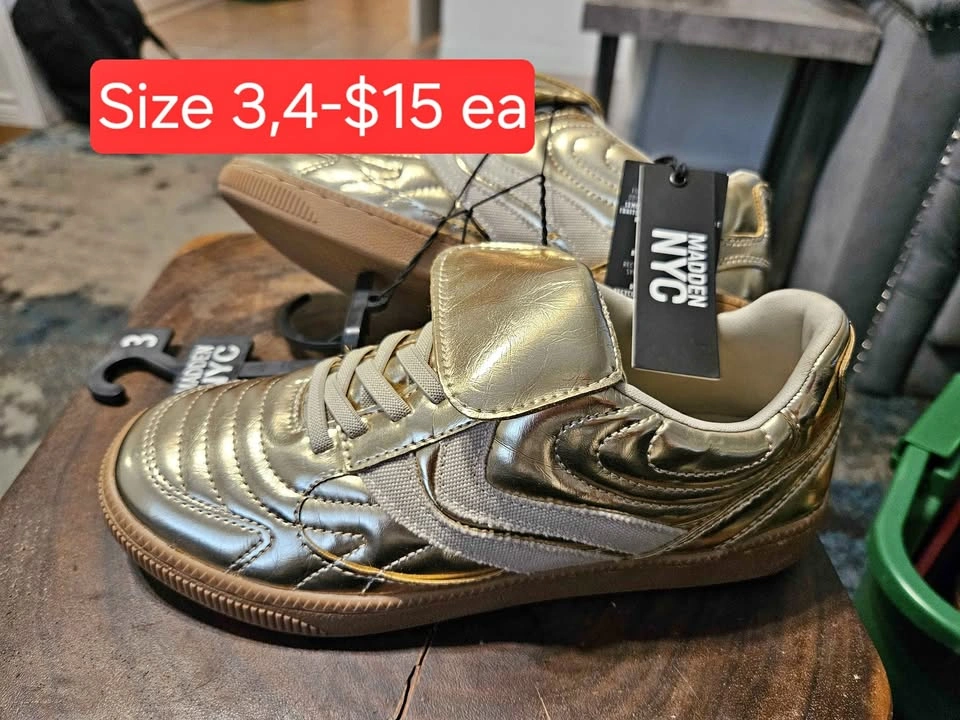 New Girls Sizes 3,4 NYC Runners