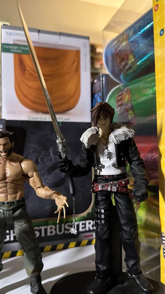 FF7 Cloud & Loose Action Figures - photo 3
