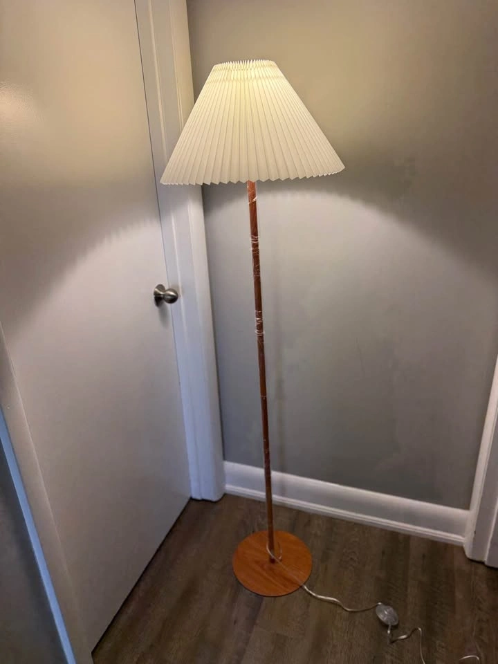 Floor Lamp, Wood Grain Farmhouse Floor Lamp - photo 5