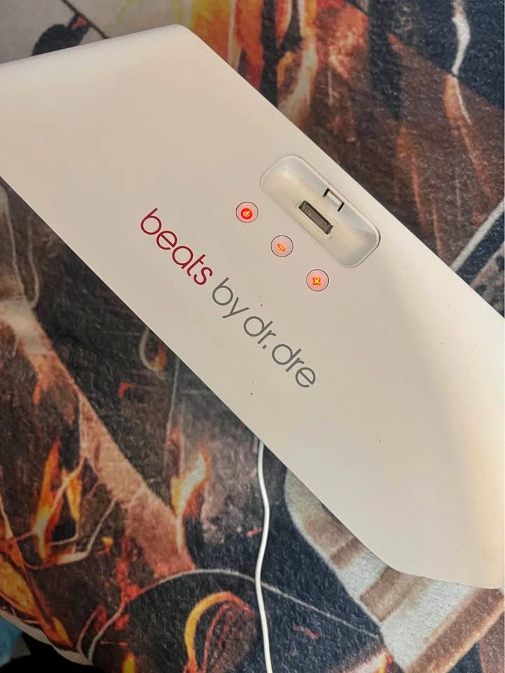 Beats Beatbox Portable Speaker WORKS LOUD