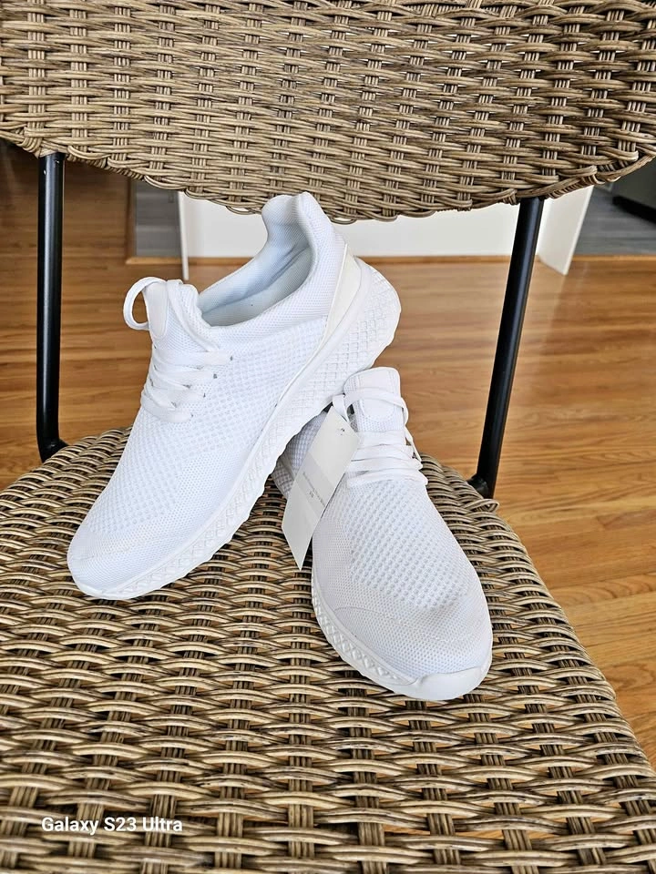 New LERARE White Sneakers