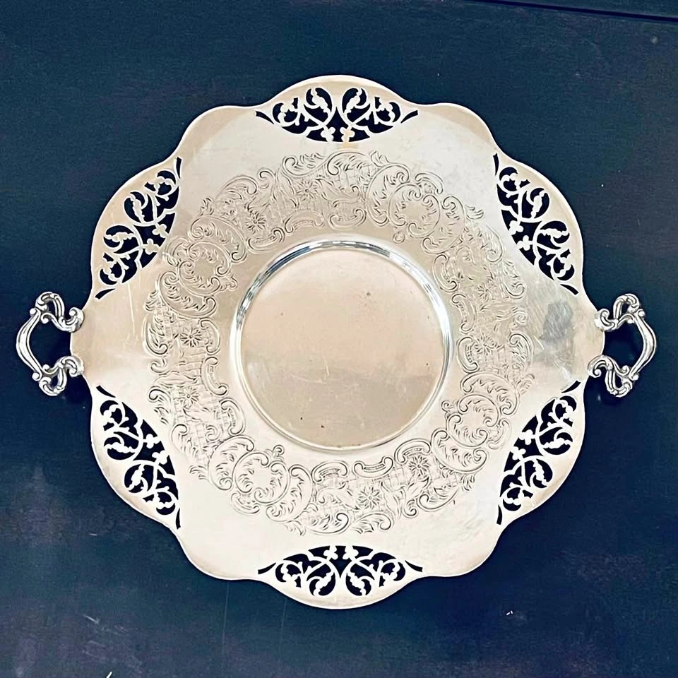 Vintage Wm Rogers Lovelace Silver Plated Serving Tray
