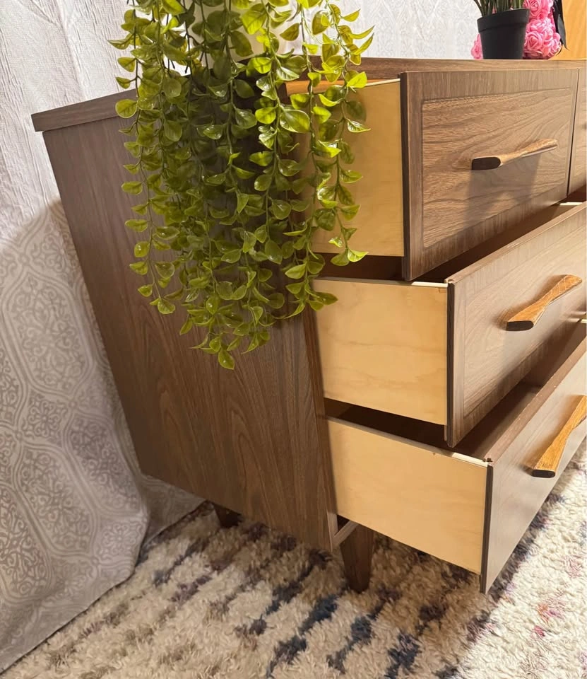 Mid century modern dresser in very good condition - photo 3