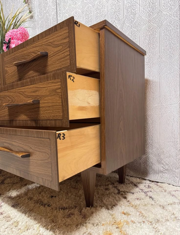 Mid century modern dresser in very good condition - photo 5