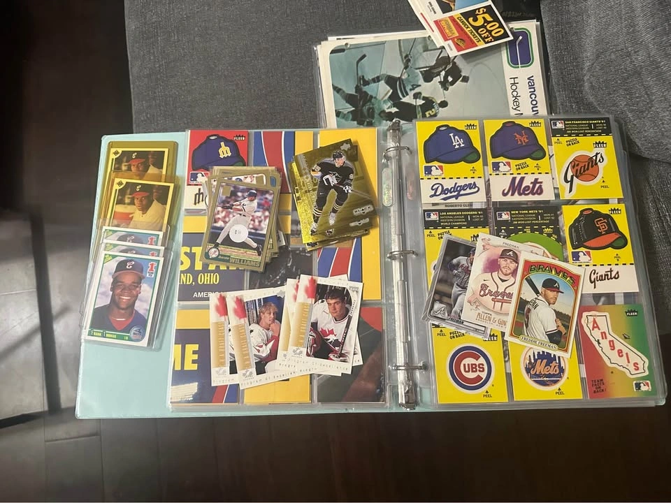 Sports Collectibles Lot Cards Signatures Collectibles More - photo 5