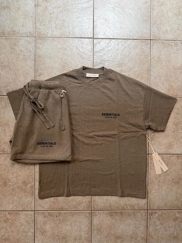 AUTHENTIC Essentials Fear of God SS25 Shirt + Short Set (Read De - photo 2
