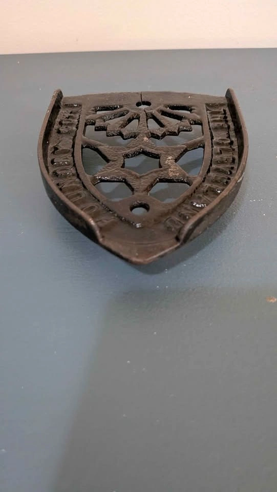 Vintage Cast Iron Sad Iron / Charcoal Iron - photo 5