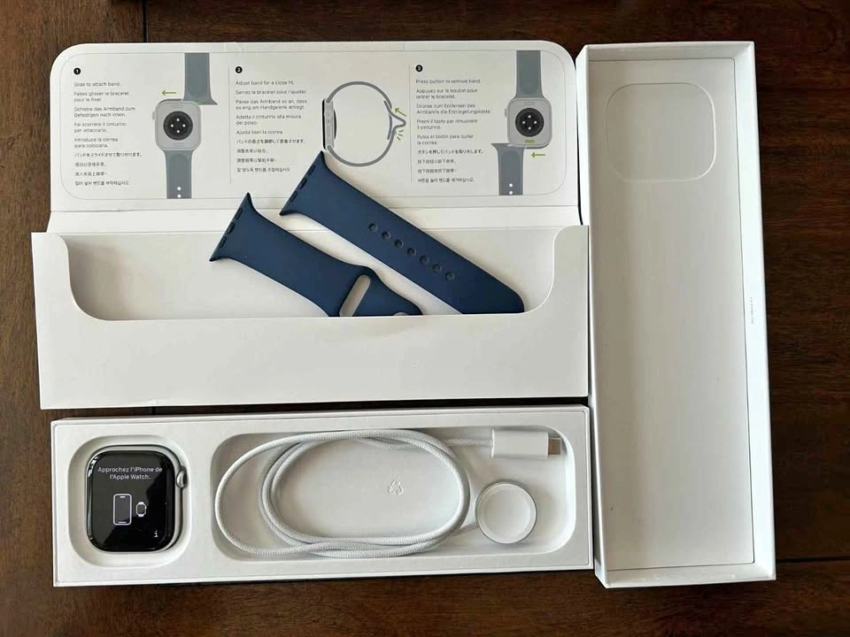 Apple Watch Series 10 (GPS) 46mm Silver w/ Denim Band