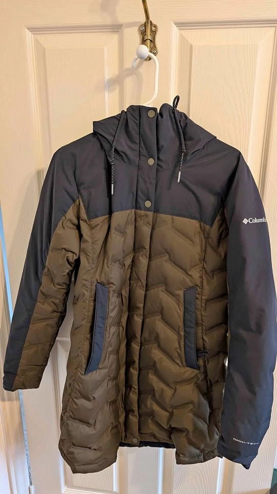 Women’s Columbia Mountain Croo Long Down Jacket – Size Small