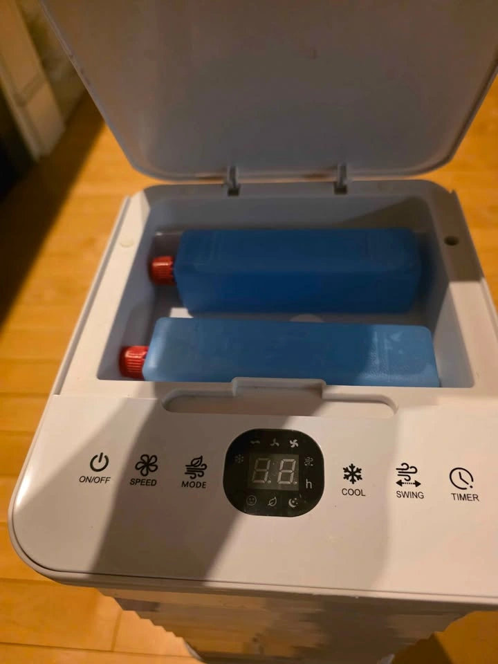10L Portable Air Cooler w/ Ice Packs – Like New ❄️ - photo 4