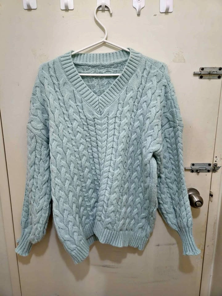 Mint V-neck Oversized Knitted Sweater