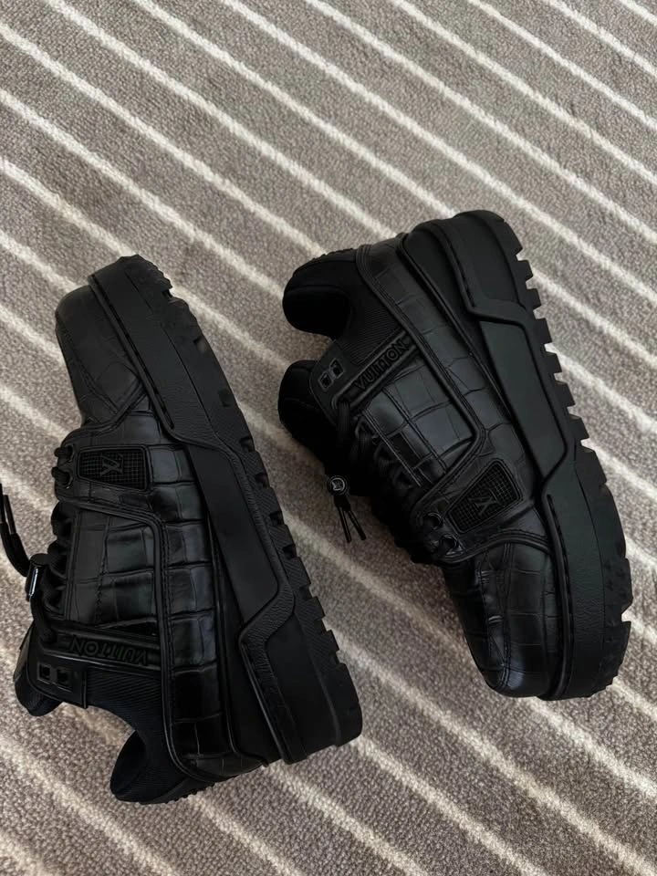 LV Trainer Maxi Black Croc Pattern Size 4 Men / 9 Women - photo 2