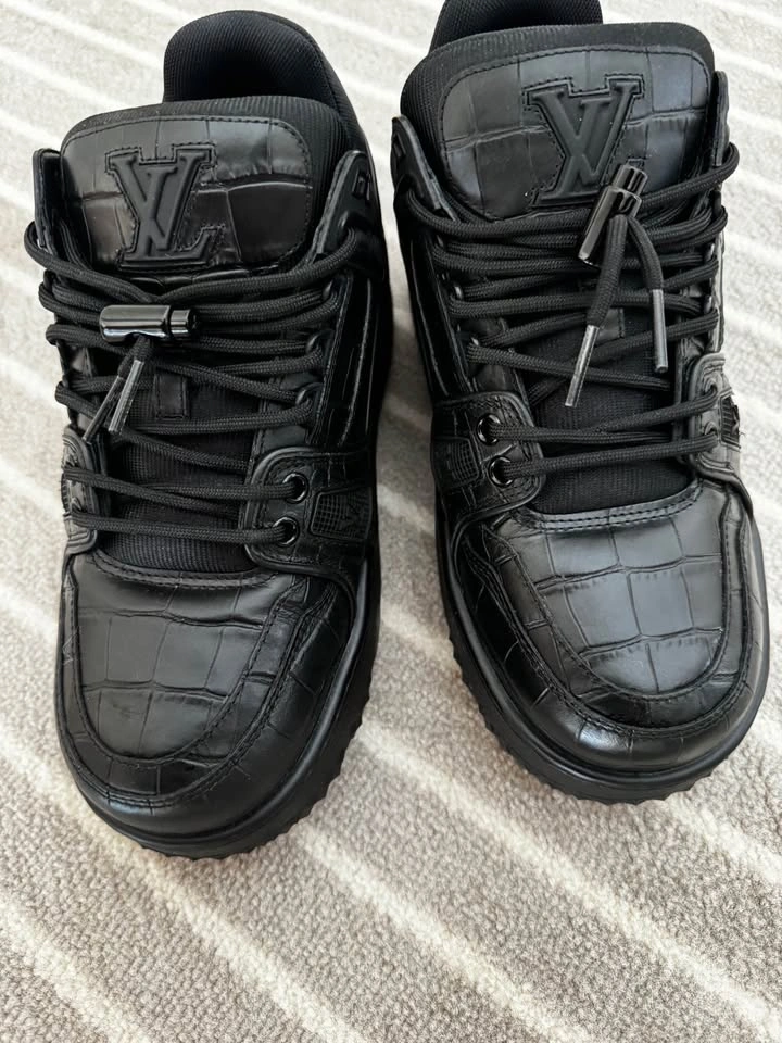 LV Trainer Maxi Black Croc Pattern Size 4 Men / 9 Women - photo 3