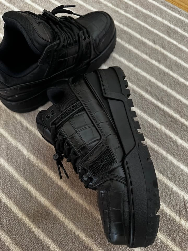LV Trainer Maxi Black Croc Pattern Size 4 Men / 9 Women - photo 5