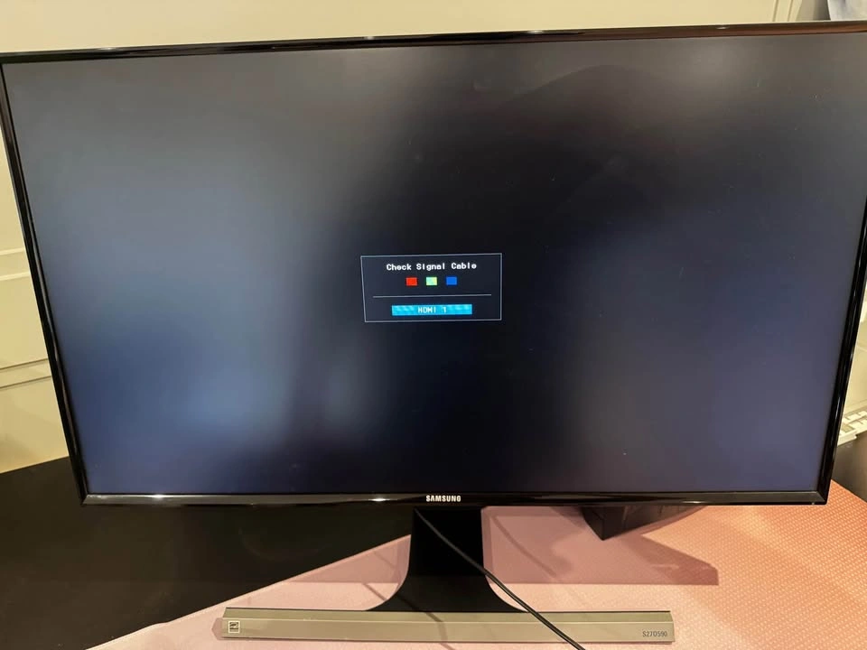 Samsung 27” Monitor S27D590 – Great Condition - photo 2