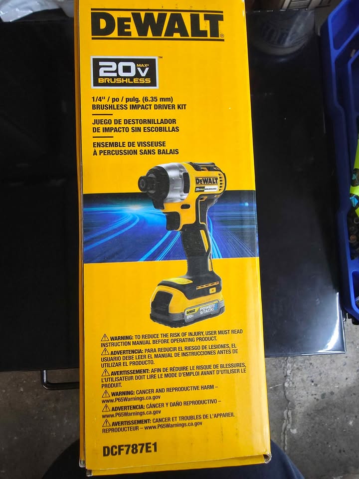 DeWalt 20V MAX Impact Driver Kit - New - photo 2