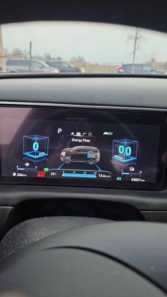 2024 Hyundai Tucson Hybrid - photo 2