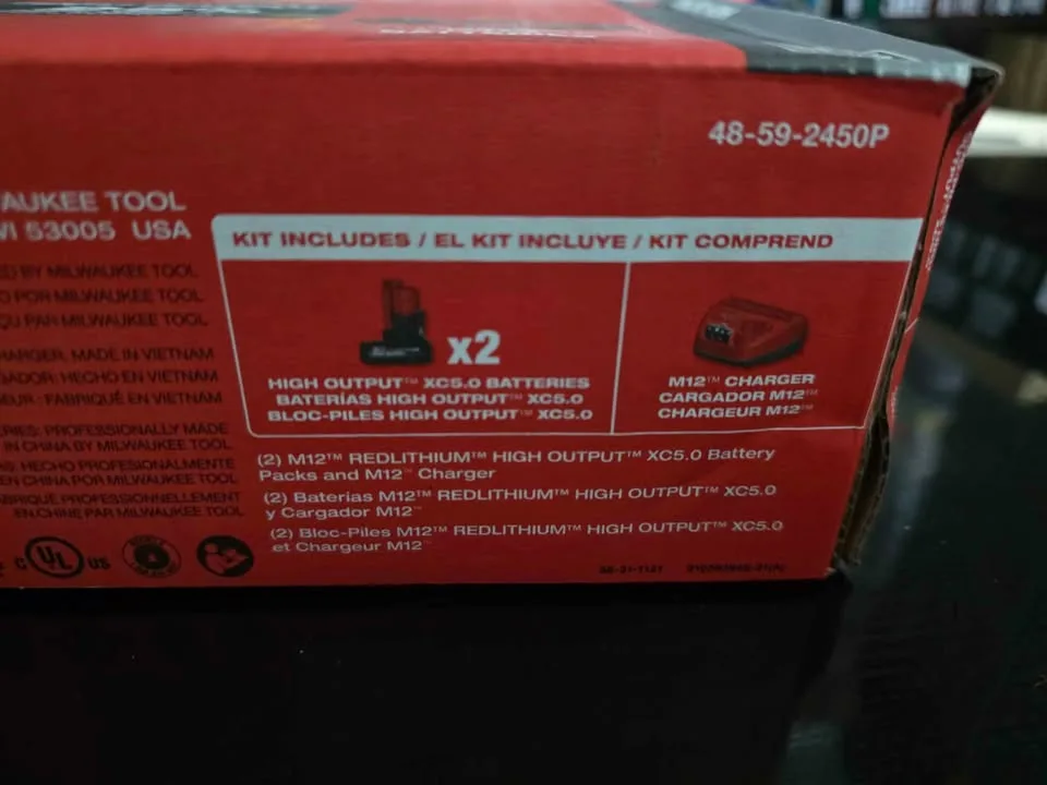 Milwaukee m12 xc 5.0 high output kit. (2 batteries plus charger) image indicator(4)