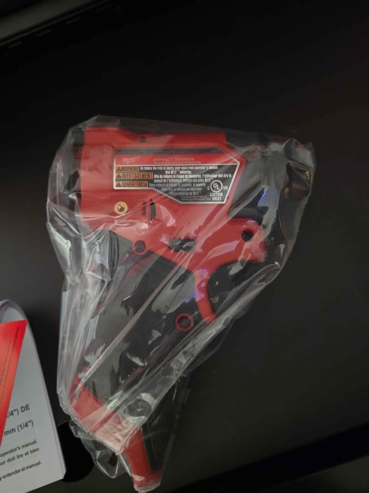Milwaukee m12 1/4 hex impact driver. New - photo 5