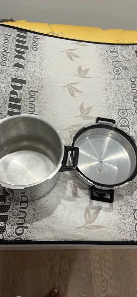 Big Prestige Cooker - photo 2