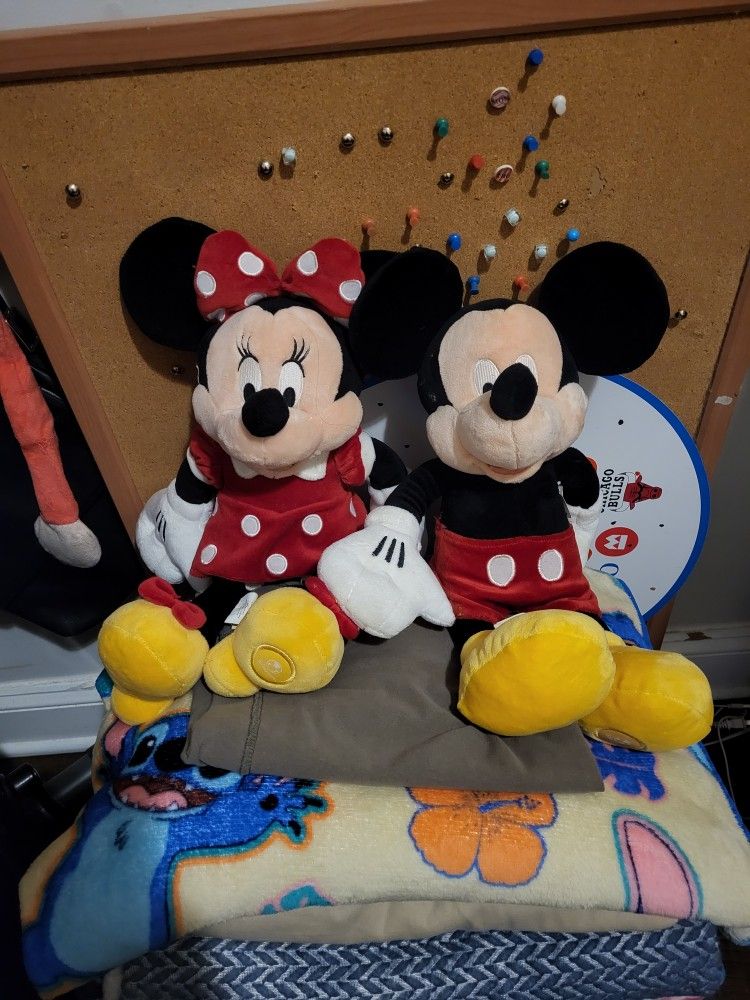 Mickey And Minnie Stuffed Characters - photo 3