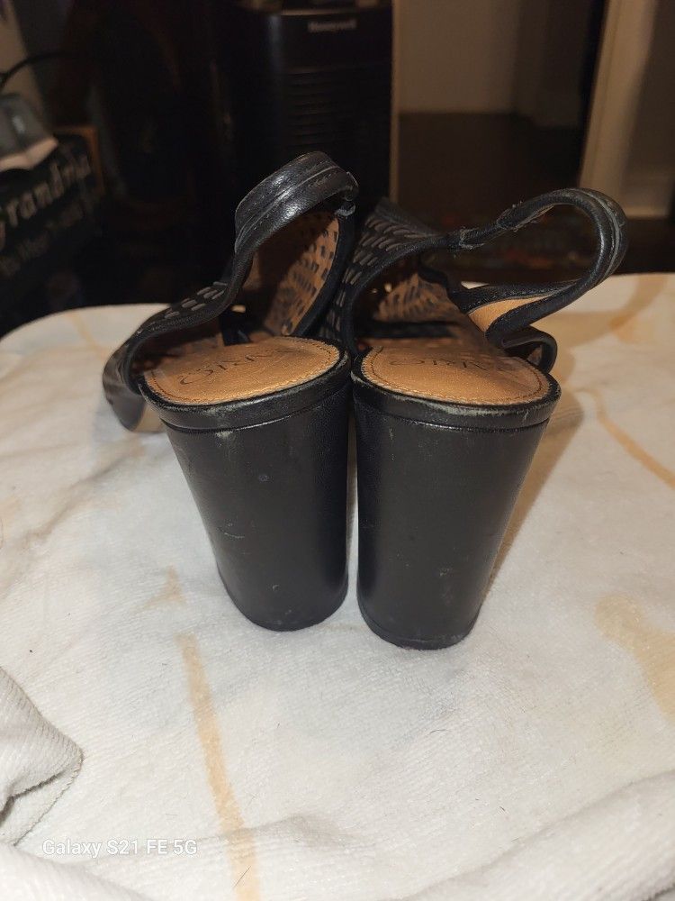 Franco Sarto Black Slingback Cut-Out Heels - Size 7.5 - photo 2