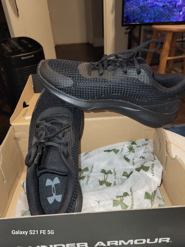 Under Armour Women's Running Shoes (NEW in Box!)