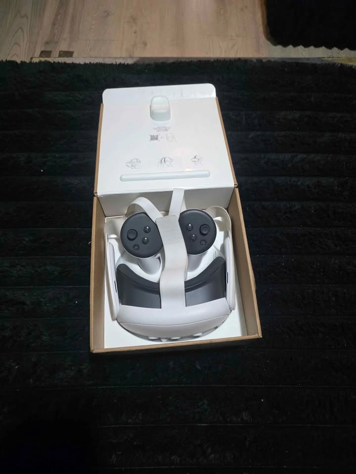 Meta Quest 3 VR Headset - photo 3