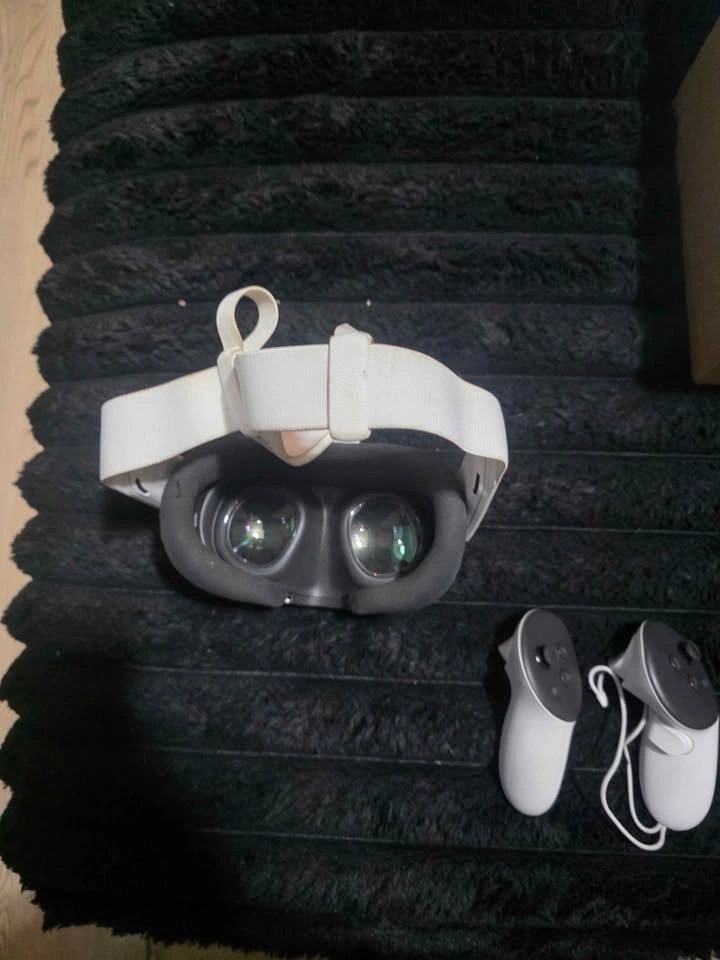 Meta Quest 3 VR Headset - photo 4
