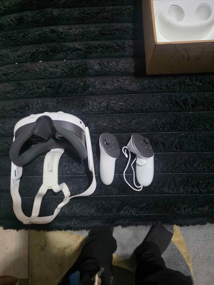 Meta Quest 3 VR Headset - photo 5