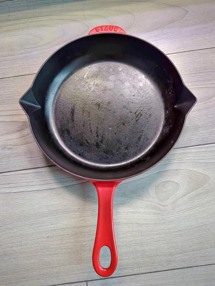 Staub 26 cm / 10 inch Cast Iron Frying Pan