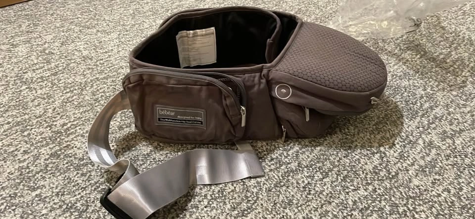 Foldable Baby Hip Seat Carrier with Built-in Storage 4-36 months