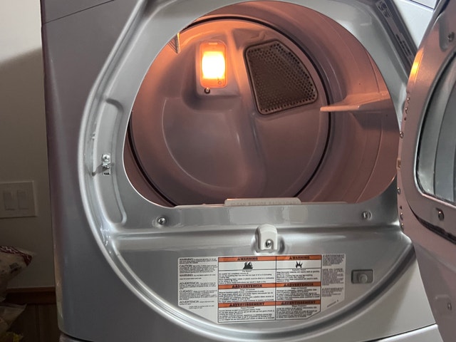 Whirlpool Dryer – Excellent Condition – $400 CAD - photo 4