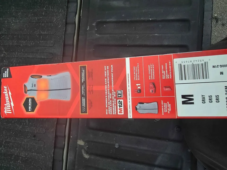 Milwaukee Womens medium M12 Cordless Axis grey Heated Vest Kit image indicator(4)