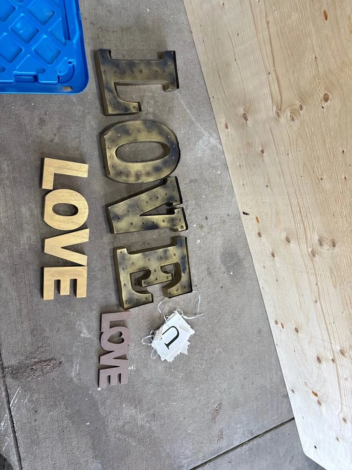 Wedding and Love Signs