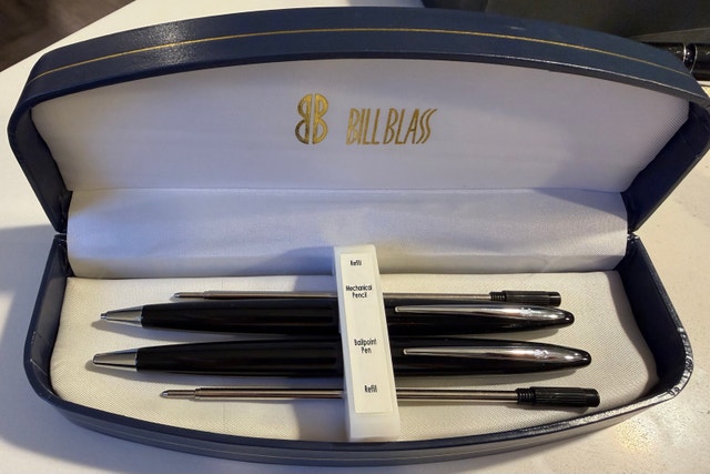 Bill Blass Pen and Pencil Set - photo 2