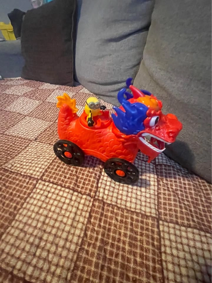 Red Dragon Toy Car with Minion - photo 4