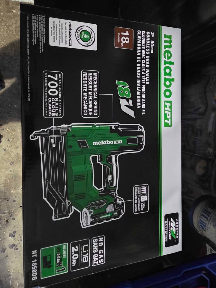 Metabo HPT Cordless Brad Nailer Kit - photo 4