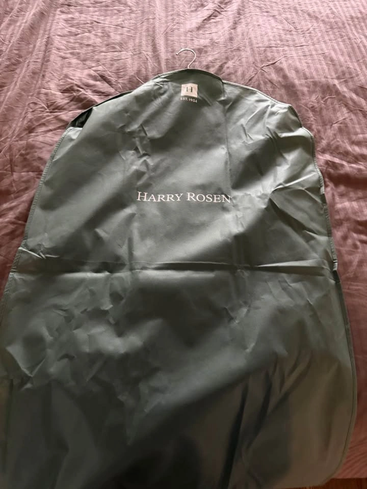 Brand new Harry Rosen Navy blue 34 R suit - photo 3