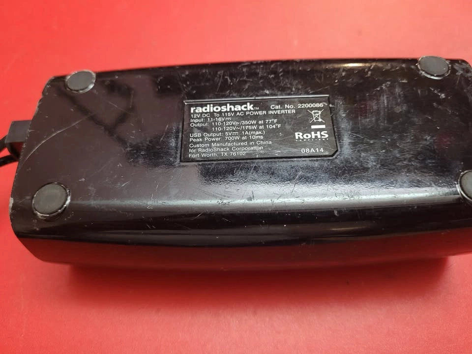 Radio Shack 350w Power Inverter 700W pick 2200086 USB 12Vdc/110a - photo 2