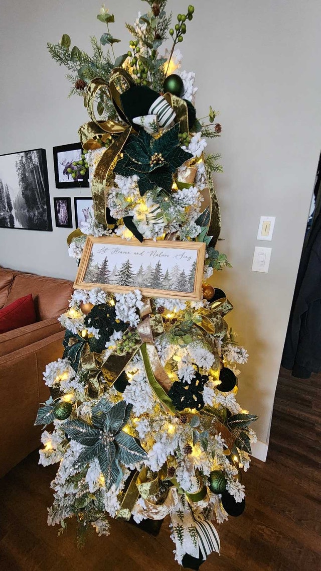 Fully Decorated Christmas Tree - photo 5