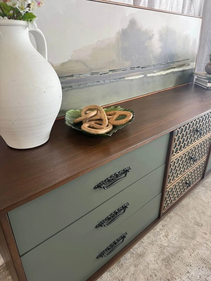 Vintage Walnut Dresser/Sideboard - photo 4