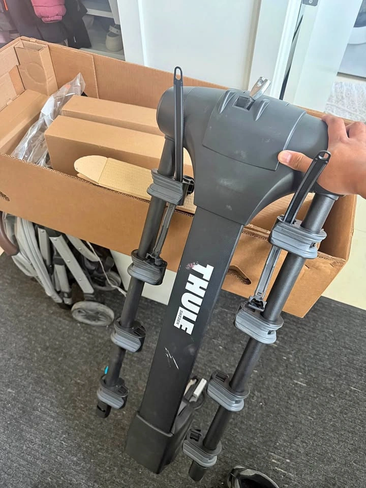Thule Apex XT 4 Bike Hitch Rack