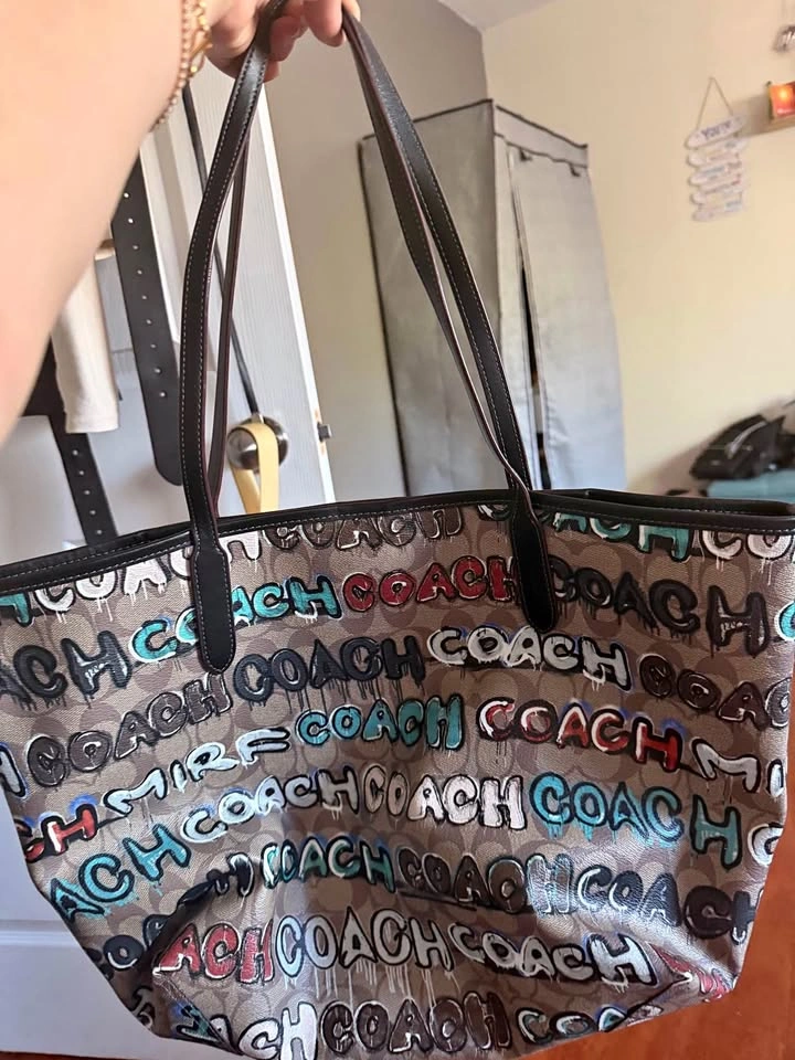 Coach Signature Tote Bag – Graffiti Print (Large & Stylish)