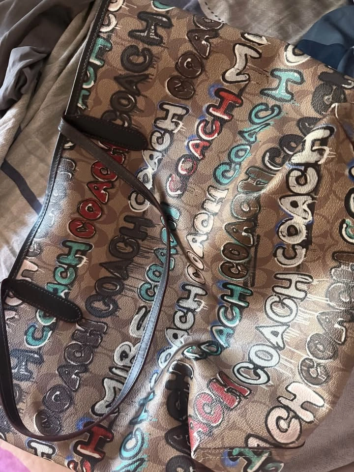 Coach Signature Tote Bag – Graffiti Print (Large & Stylish) - photo 3