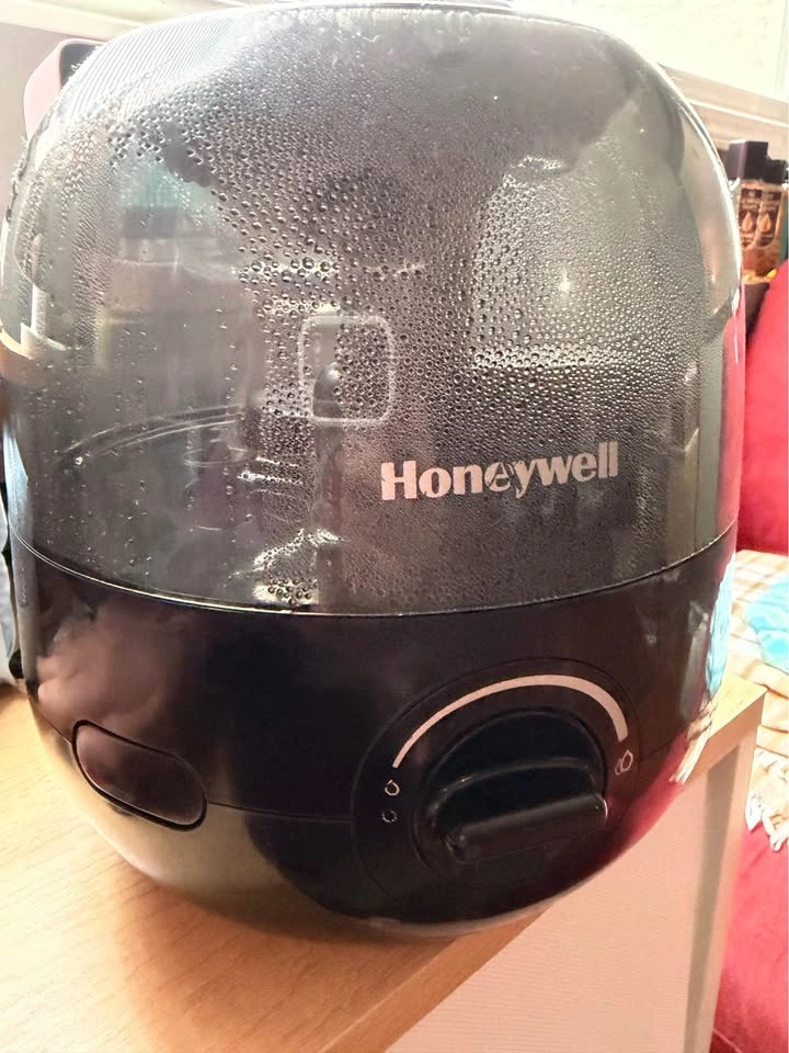 Honeywell Humidifier – Large Capacity & Quiet - photo 2