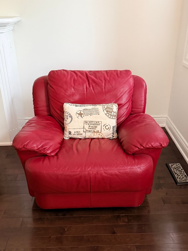 Red Leather Arm Chairs with pillows