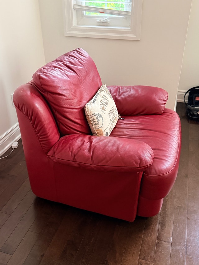 Red Leather Arm Chairs with pillows - photo 2
