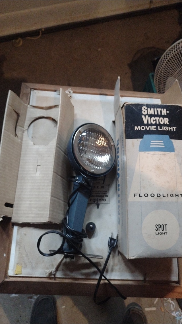 Vintage Smith-Victor L-8 Compact Spot Light - photo 2