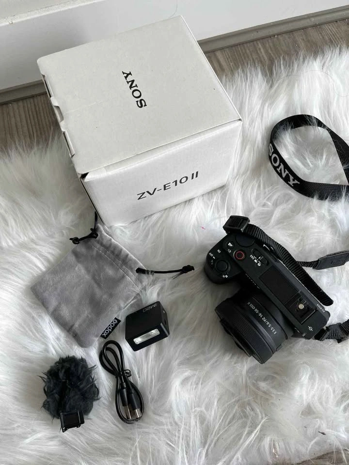 Sony ZV-E10 II Camera with Accessories - photo 4
